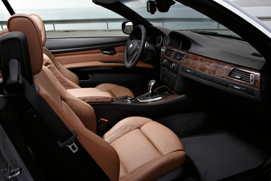 BMW 3-Series Convertible 2010 года  (фото 6 из 27)